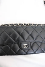 Load image into Gallery viewer, Chanel classic flap wallet