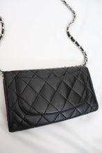Load image into Gallery viewer, Chanel classic flap wallet
