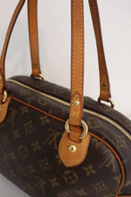 Load image into Gallery viewer, Louis Vuitton montorgueil bag