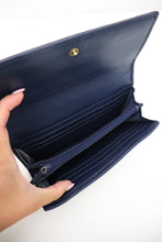 Load image into Gallery viewer, Gucci Flora Print Continental Wallet