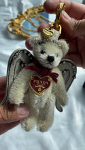 Lade das Bild in den Galerie-Viewer, Prada golden mini heart