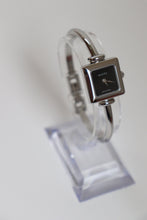 Load image into Gallery viewer, Gucci 1990L Vintage Square Watch – Black Dial with Silver Bracelet