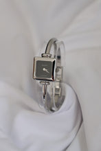 Load image into Gallery viewer, Gucci 1990L Vintage Square Watch – Black Dial with Silver Bracelet
