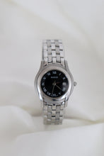 Load image into Gallery viewer, Vintage Gucci 5400M Series Watch in Silver