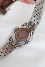 Load image into Gallery viewer, Vintage Gucci 5400M Series Watch in Silver