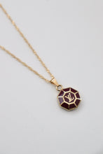 Lade das Bild in den Galerie-Viewer, Louis Vuitton LV octagon pendant