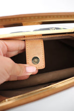 Lade das Bild in den Galerie-Viewer, Louis Vuitton Judy GM two way shoulder bag