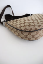 Load image into Gallery viewer, Gucci saddle zip messenger brown bag