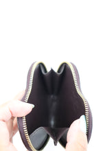 Load image into Gallery viewer, Louis Vuitton vernis heart coin purse