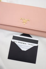 Load image into Gallery viewer, Prada Saffiano wallet