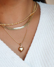 Load image into Gallery viewer, Medium heart necklace