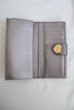 Load image into Gallery viewer, Gucci guccissima golden heart leather wallet