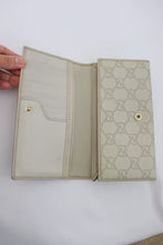 Load image into Gallery viewer, Gucci GG signature ribbon leather wallet