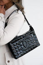 Load image into Gallery viewer, Chanel chocolate bar Coco mark patent leather in black
