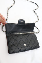 Load image into Gallery viewer, Chanel classic flap wallet
