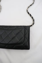 Load image into Gallery viewer, Chanel classic flap wallet
