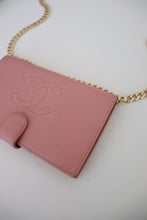 Load image into Gallery viewer, Chanel caviar wallet in pink
