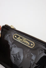 Load image into Gallery viewer, Louis Vuitton vernis coin pouch
