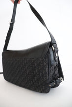 Load image into Gallery viewer, Christian Dior 2003 street chic bag in black
