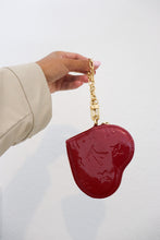 Load image into Gallery viewer, Louis Vuitton vernis heart keypouch
