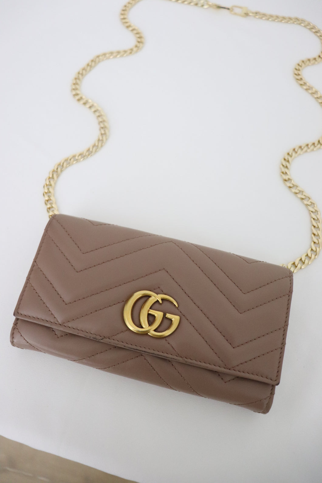 Gucci GG Marmont continental wallet matelasse leather
