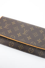 Load image into Gallery viewer, Louis Vuitton Twin GM Shoulder Bag Pochette Monogram
