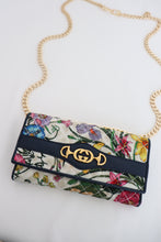 Load image into Gallery viewer, Gucci Flora Print Continental Wallet
