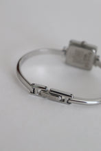 Load image into Gallery viewer, Gucci 1990L Vintage Square Watch – Black Dial with Silver Bracelet
