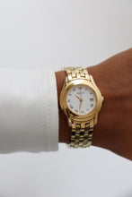 Load image into Gallery viewer, Vintage Gucci 5400M Series Watch
