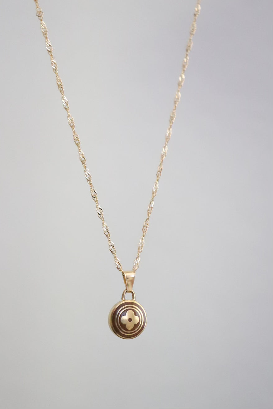 Louis Vuitton clover in caramel