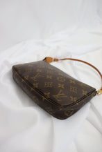 Load image into Gallery viewer, Louis Vuitton Monogram Pochette
