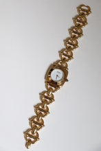 Load image into Gallery viewer, Vintage Gucci Horsebit Link watch
