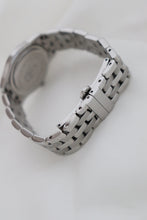 Load image into Gallery viewer, Vintage Gucci 5400M Series Watch in Silver
