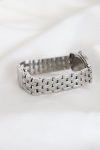 Load image into Gallery viewer, Vintage Gucci 5400M Series Watch in Silver
