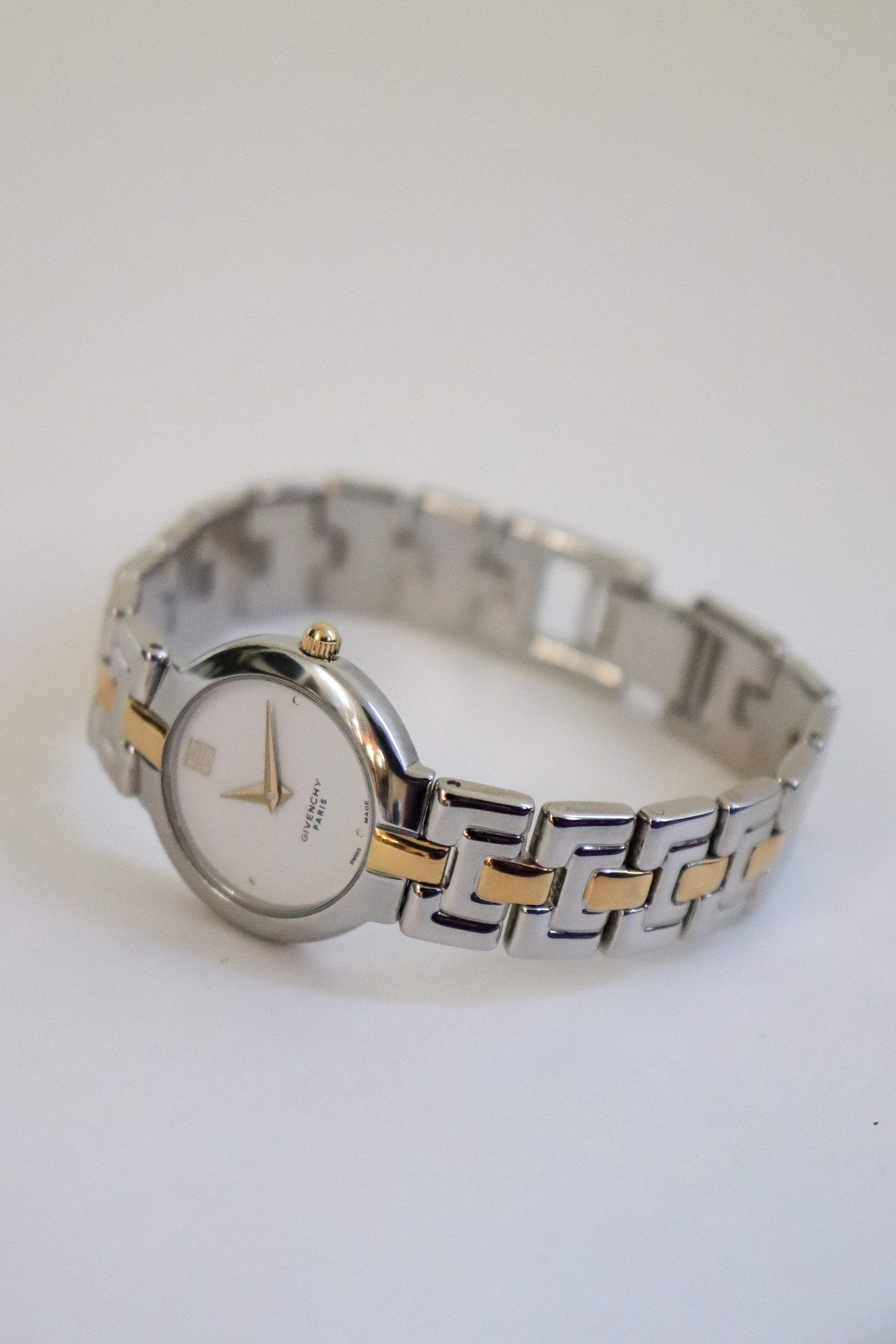 GIVENCHYヴィンテージ2粒ダイヤ Givenchy Two-Tone Watch With Rhinestones | Pre-Owned Luxury