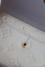 Load image into Gallery viewer, Louis Vuitton vernis wallet
