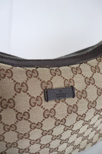 Lade das Bild in den Galerie-Viewer, Gucci saddle zip messenger brown bag

