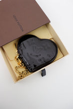 Load image into Gallery viewer, Louis Vuitton vernis heart coin purse
