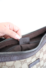 Lade das Bild in den Galerie-Viewer, Gucci saddle zip messenger brown bag
