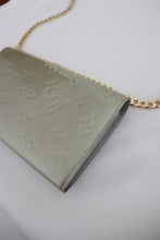Load image into Gallery viewer, Louis Vuitton vernis wallet
