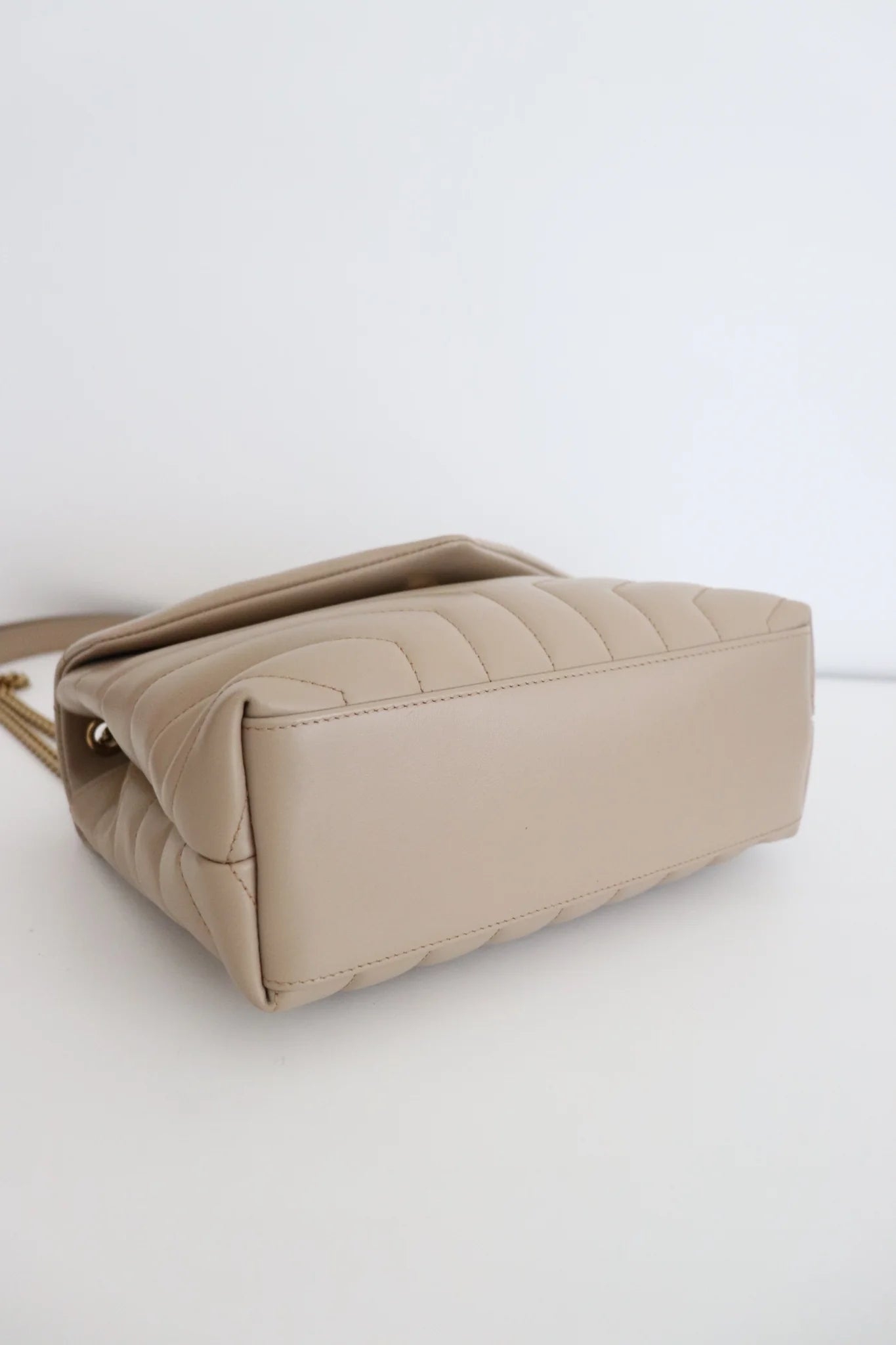 BRAND NEW YSL Loulou Bag in Quilted leather in beige (retails for 2650$)