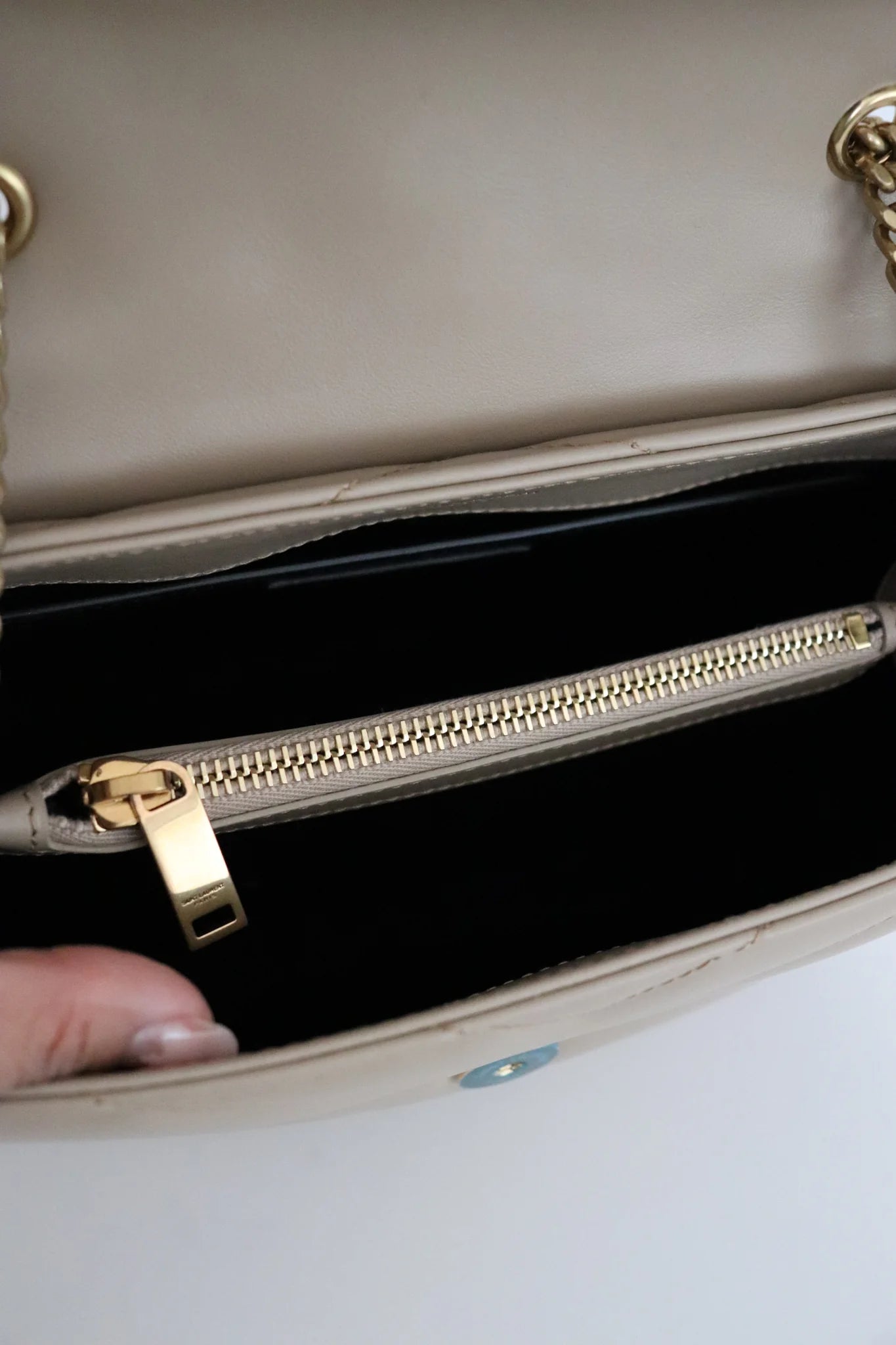 BRAND NEW YSL Loulou Bag in Quilted leather in beige (retails for 2650$)