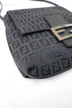 Load image into Gallery viewer, Fendi zucchino crossbody in black
