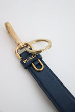 Lade das Bild in den Galerie-Viewer, Prada bag charm in blue
