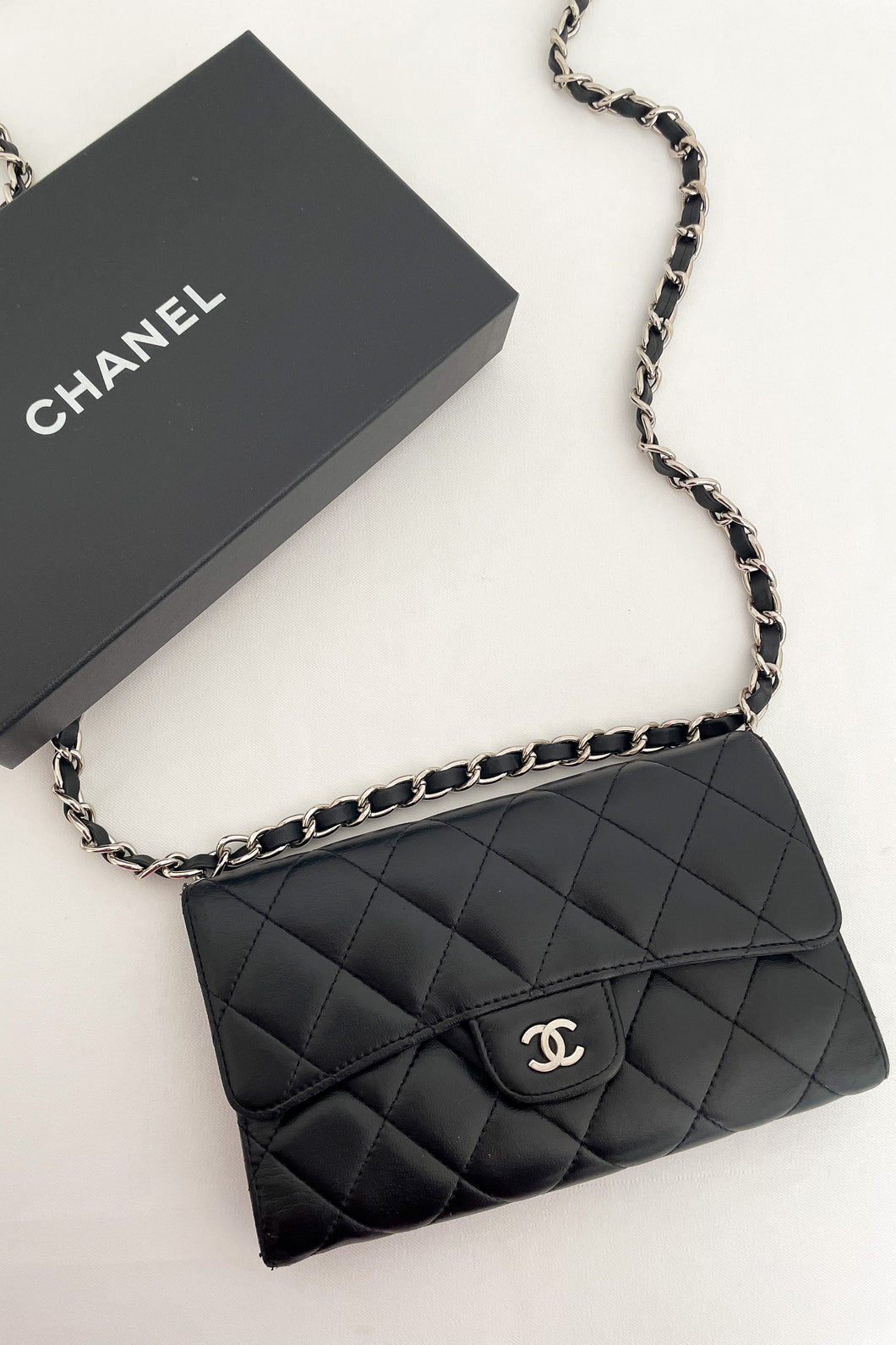 Chanel classic flap wallet