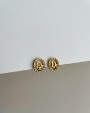 Load image into Gallery viewer, Dior crystals necklace- thin chain
