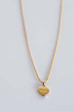 Lade das Bild in den Galerie-Viewer, Prada golden mini heart
